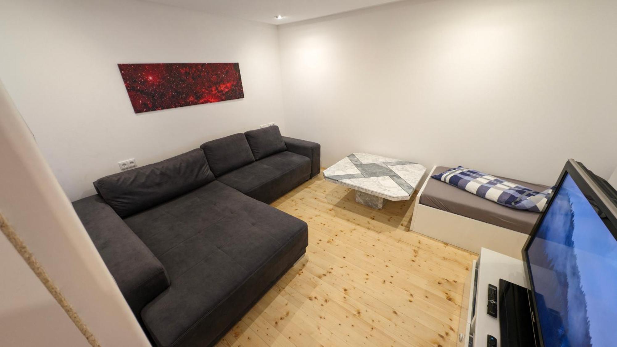 Отель Niceprice 24H Оберхофен Экстерьер фото